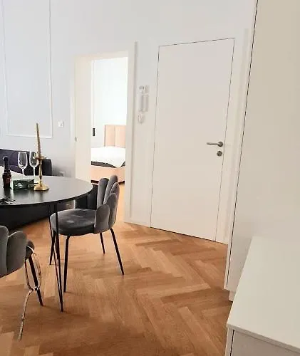 Tivoli * לובליאנה